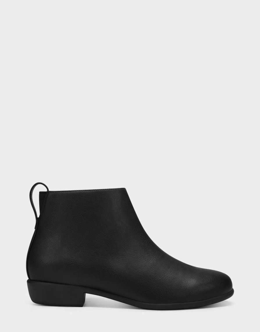 * Aerosoles Sloan Black Faux Leather Ankle Boots