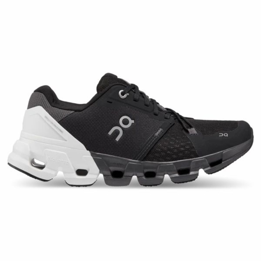 * On Women'S Cloudflyer 4 Wide (Black/White) Footwear