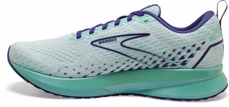 * Brooks Women'S Levitate 5 (127 White/Navy Blue/Yucca) Footwear