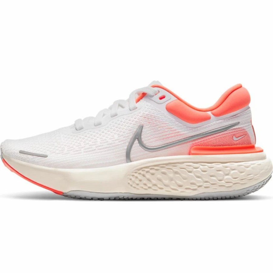 * Nike Women'S Zoomx Invincible Run Flyknit (100 White/Metallic Silver/Bright Mango) Footwear