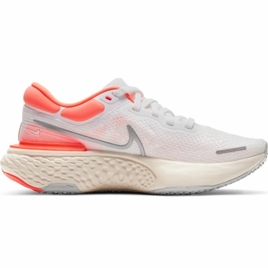 * Nike Women'S Zoomx Invincible Run Flyknit (100 White/Metallic Silver/Bright Mango) Footwear