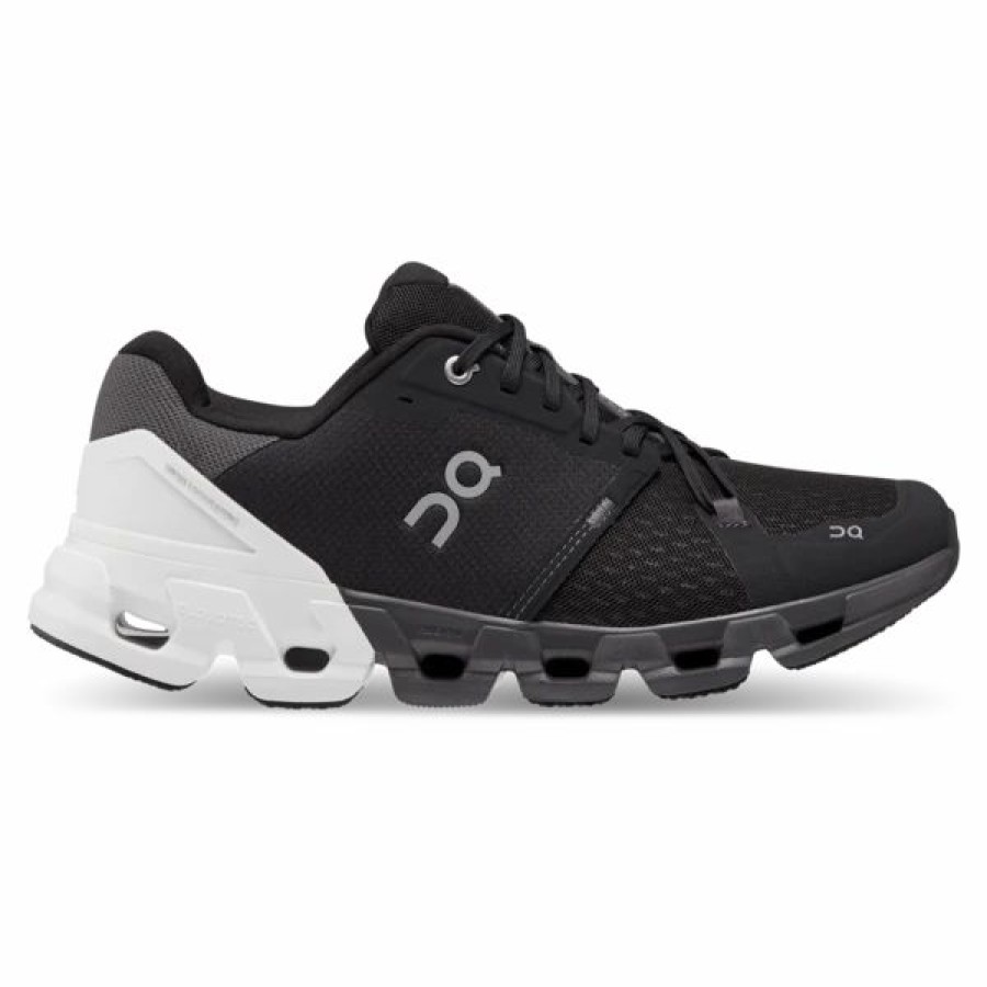 * On Men'S Cloudflyer 4 (Black/White) Footwear