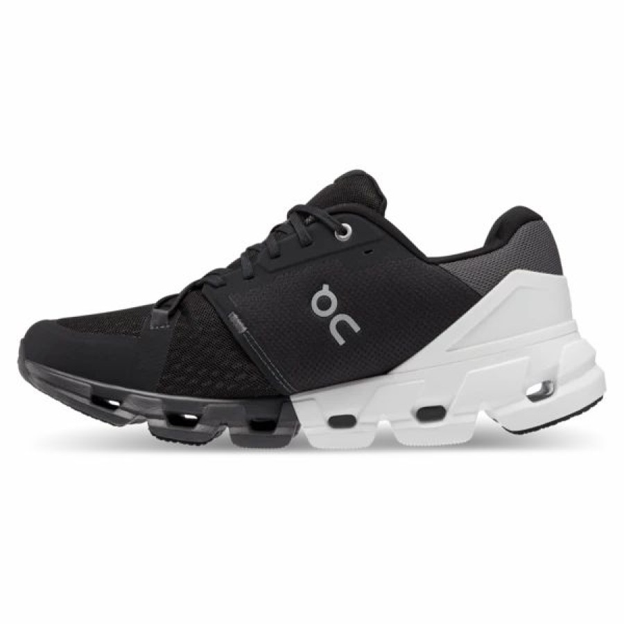 * On Men'S Cloudflyer 4 (Black/White) Footwear